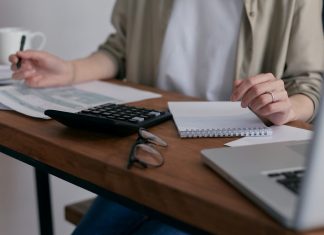 Mi az a kockázat és hozam, és miért nem létezik „biztos befektetés”?