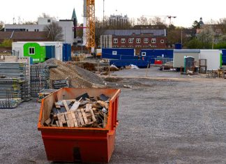 Családi építkezés vagy nagy projekt? – miért jó Merkon konténer bérlésben gondolkodni?